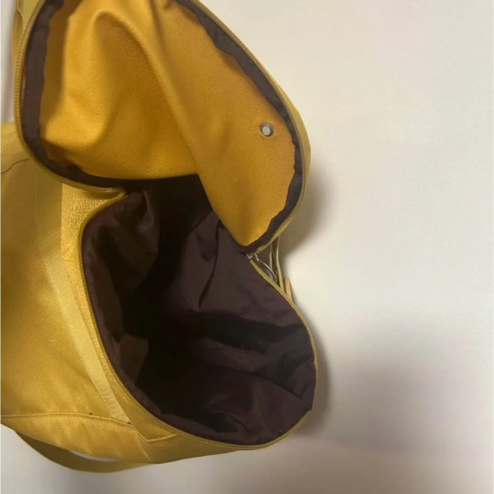 Nike One Club Travel Duffle Bag with Bungee Detail - Picture 4 of 7